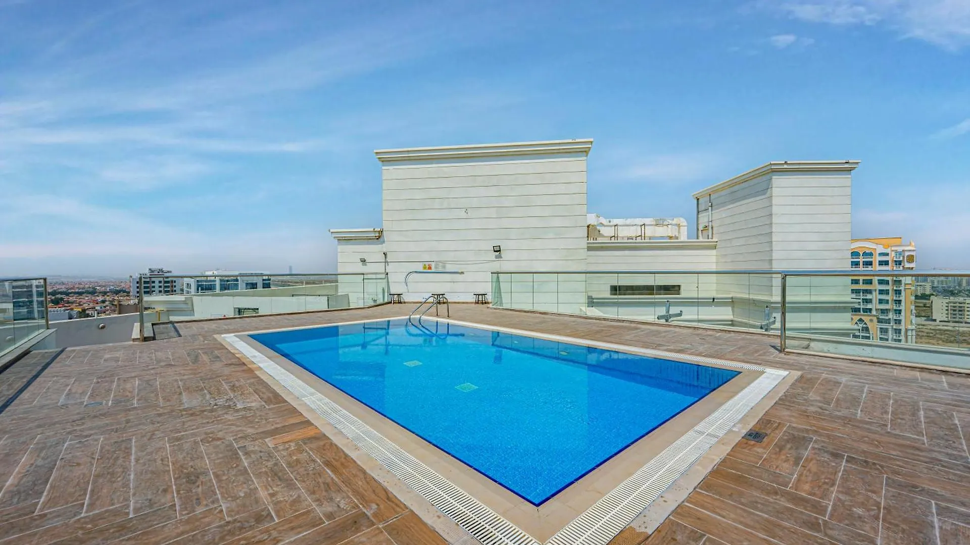 아파트 Sophisticated Studio With Dubailand Views